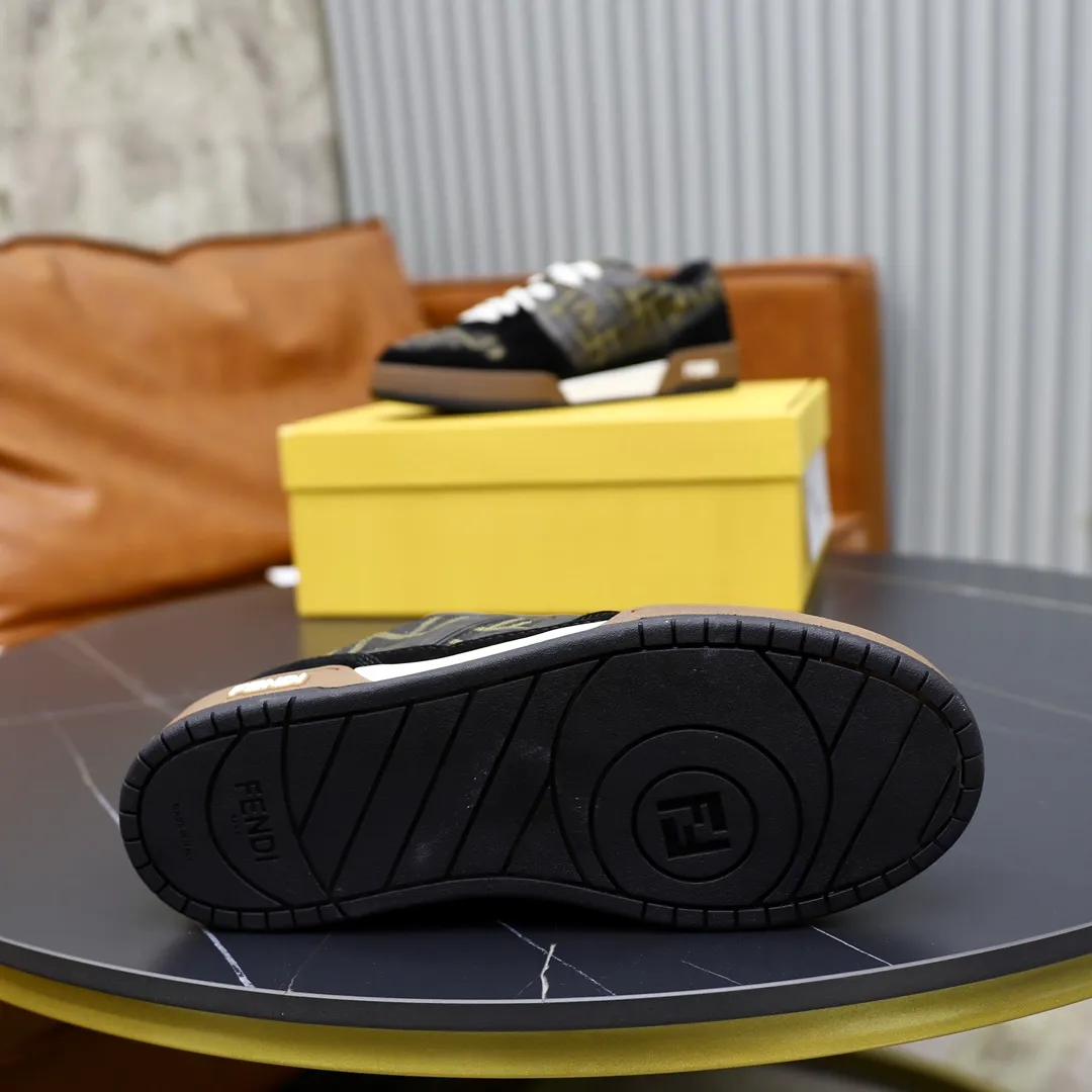 Ex-factory price: 580🔥Couple model (top original order) Brand: FENDI Size: 35-44 (customized for men 38 and 45) Grade: original order quality high version Material: imported original cowhide stitching➕ high-quality and comfortable lining original TPU lightweight non-slip outsole Style category: travel fashion casual shoes versatile trend
